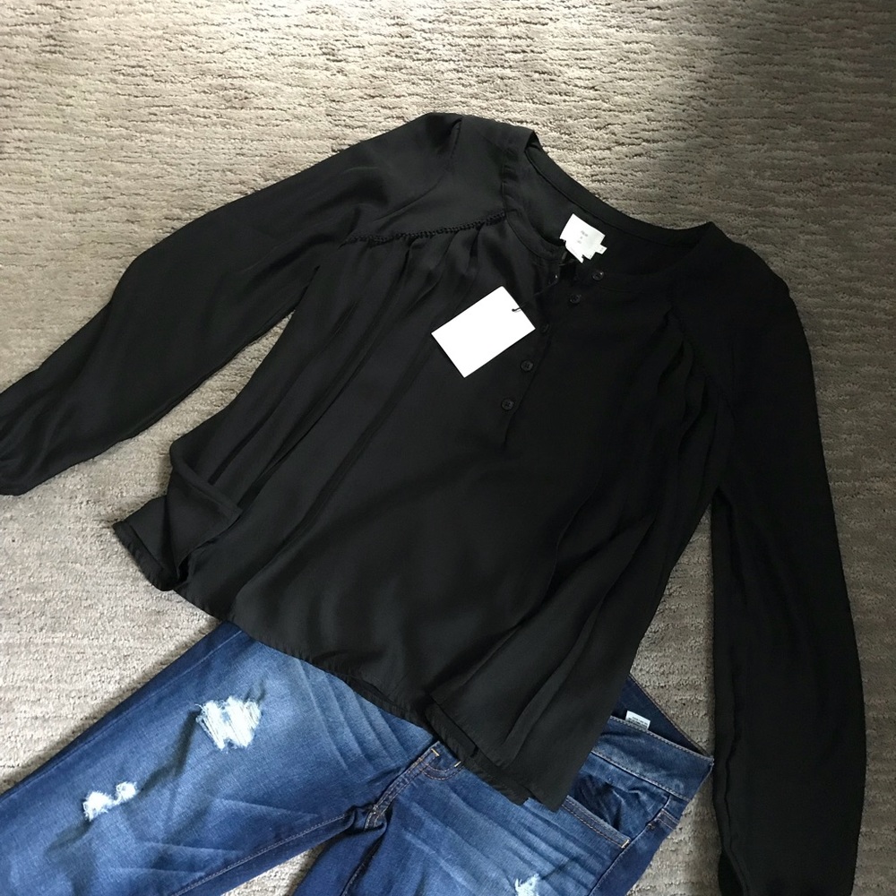 NWT urban outfitters Alice & UO Black shirt
